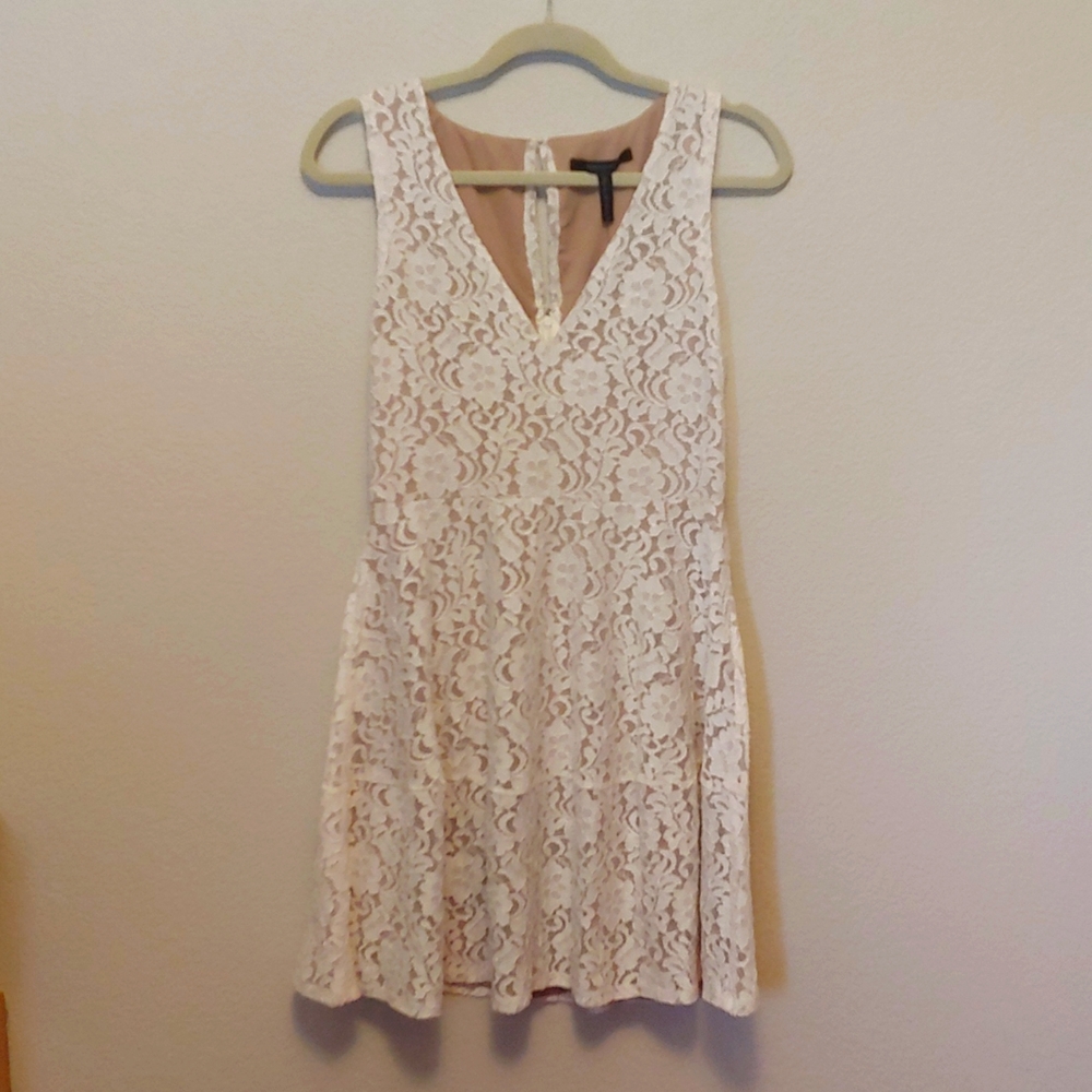 BCBGMaxAzria Cream Lace Dress NWT Size Medium